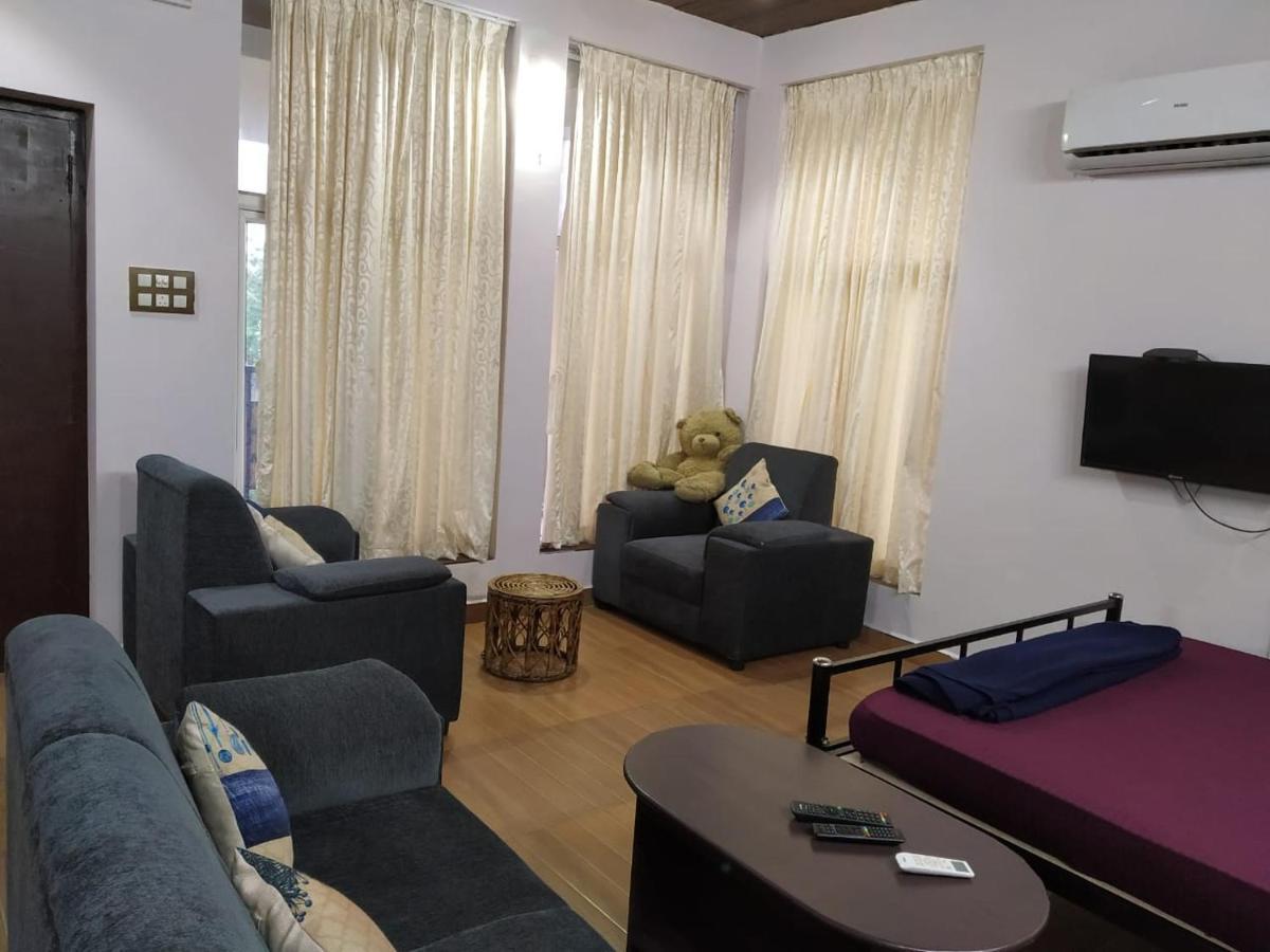 Waves Beach House Pondicherry Esterno foto