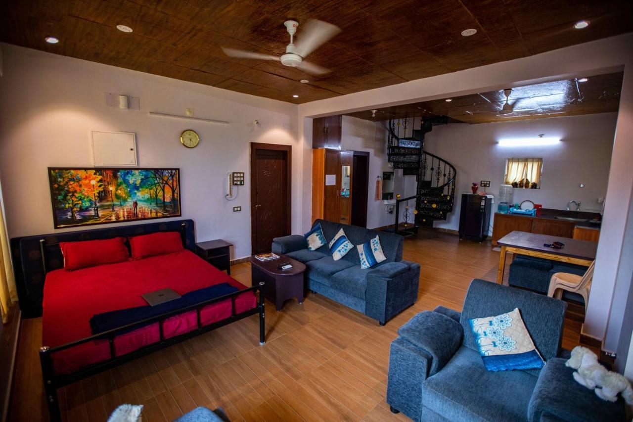 Waves Beach House Pondicherry Esterno foto