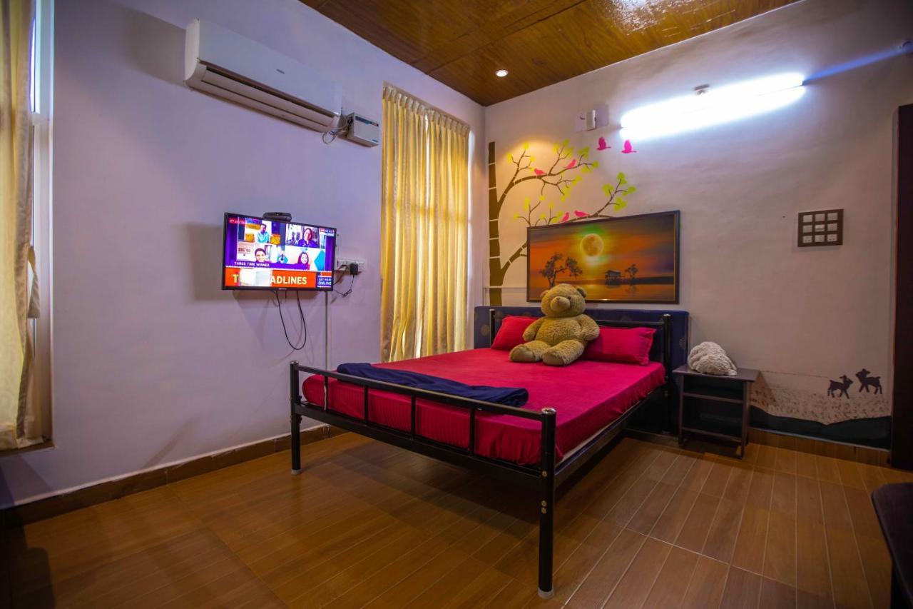 Waves Beach House Pondicherry Esterno foto