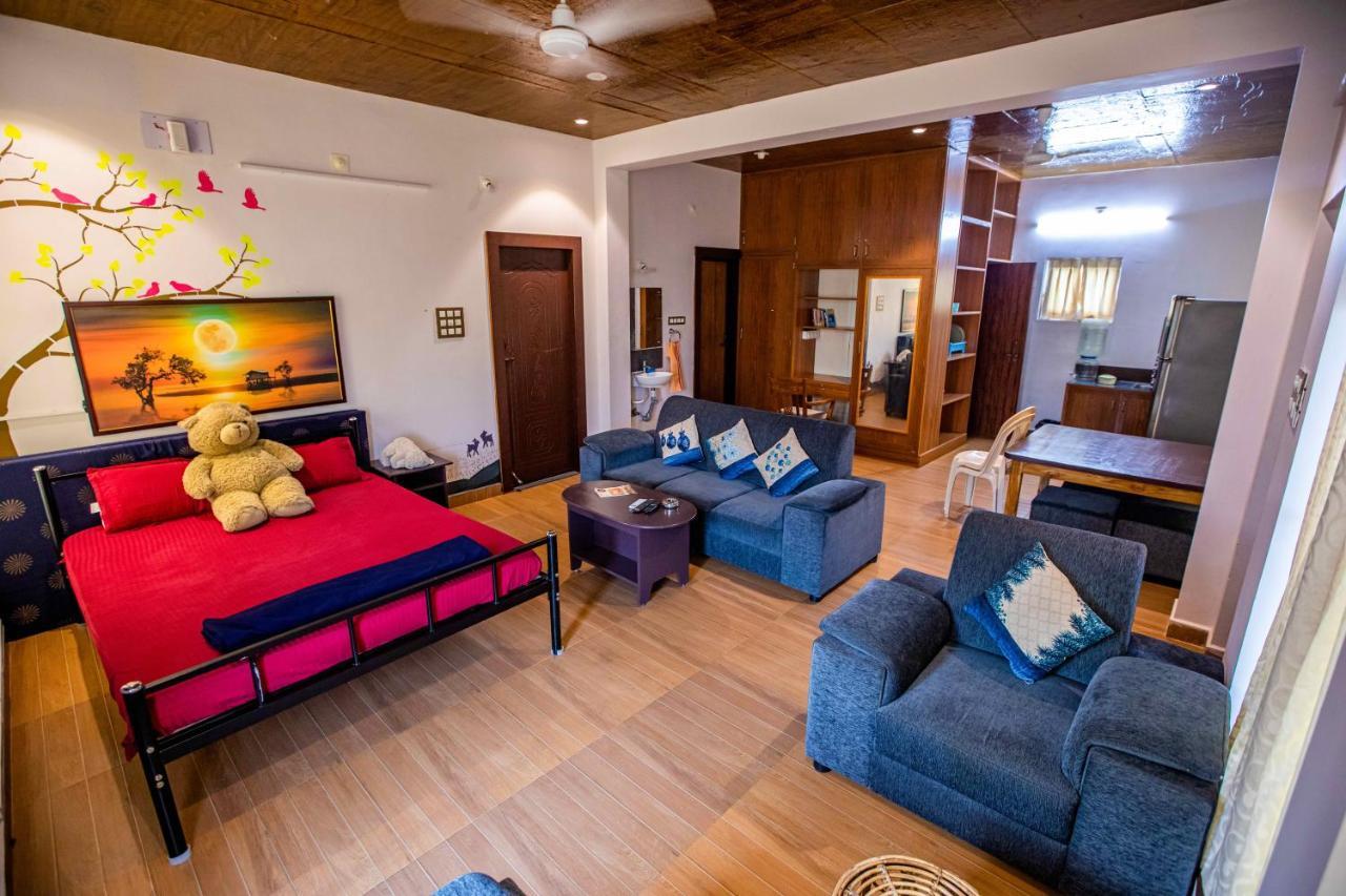 Waves Beach House Pondicherry Esterno foto