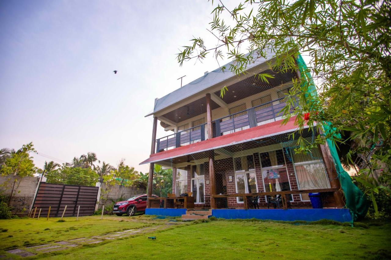 Waves Beach House Pondicherry Esterno foto
