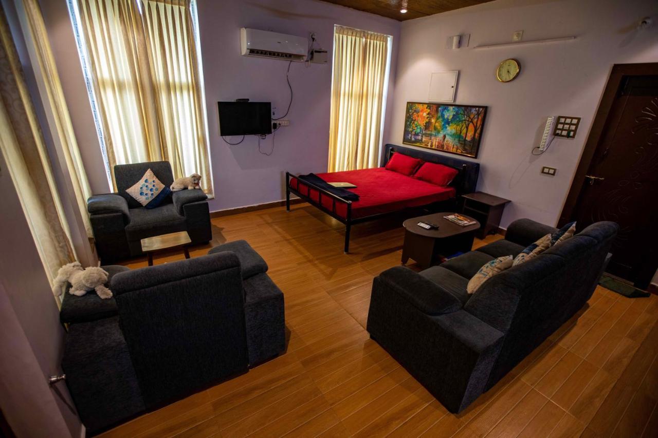 Waves Beach House Pondicherry Esterno foto