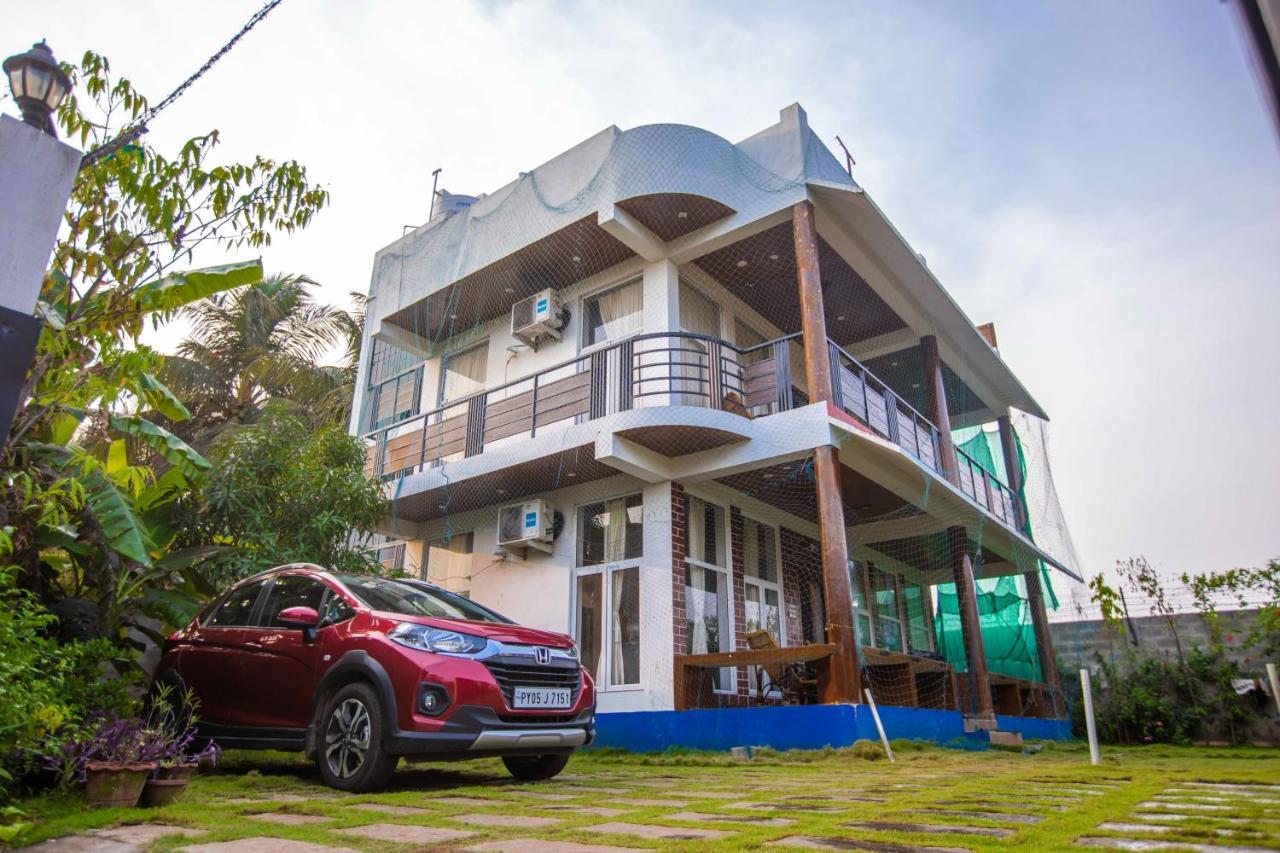 Waves Beach House Pondicherry Esterno foto