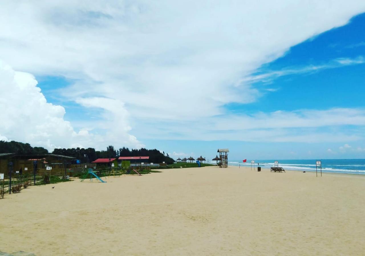 Waves Beach House Pondicherry Esterno foto