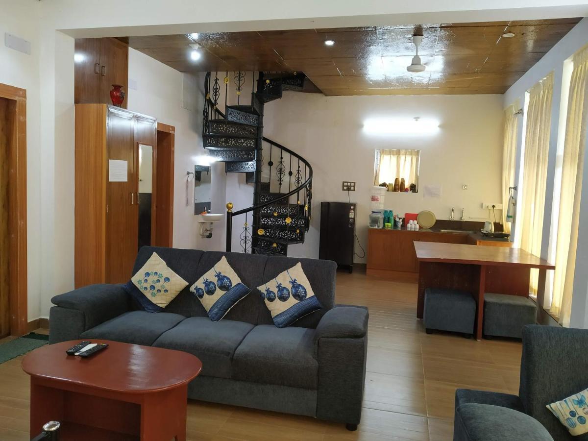 Waves Beach House Pondicherry Esterno foto