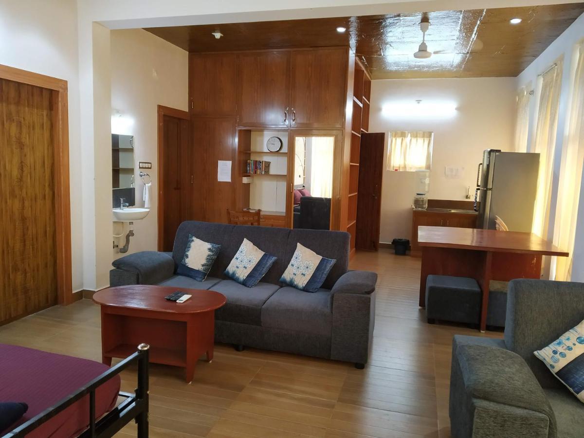Waves Beach House Pondicherry Esterno foto